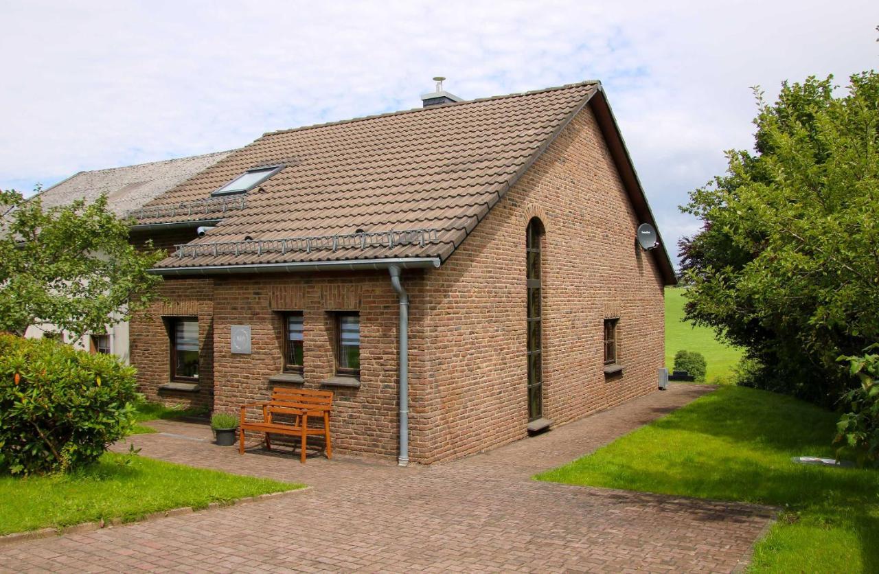 Ferienhaus Eifelnest Scheid  Eksteriør bilde