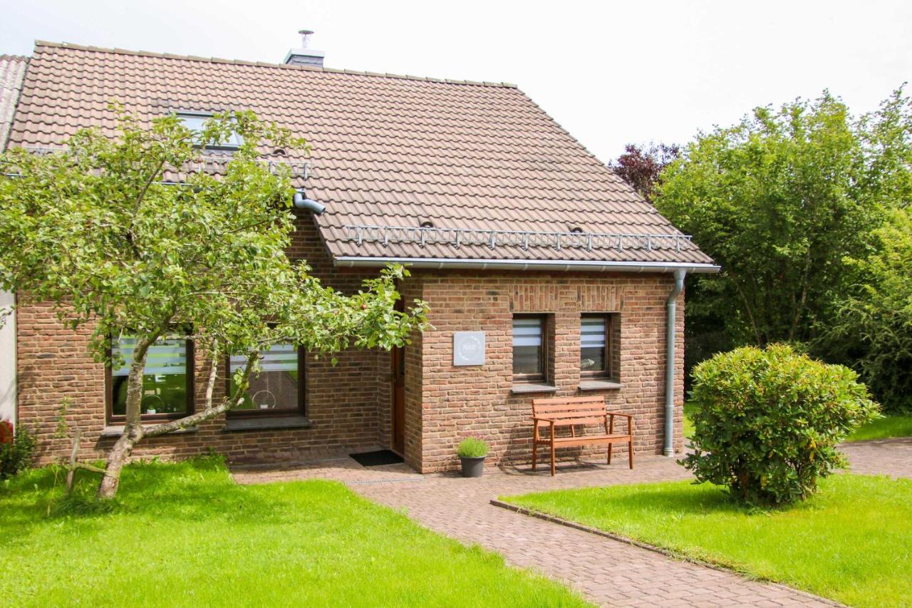 Ferienhaus Eifelnest Scheid  Eksteriør bilde